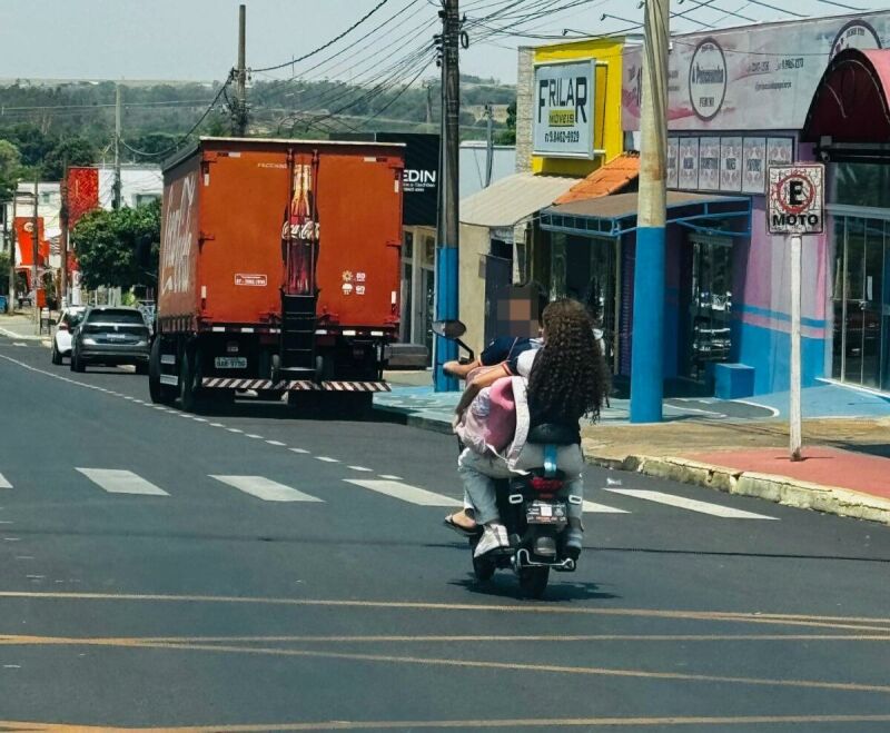 Ilustração da notícia Aumento de irregularidades no trânsito motiva palestra do Demutran sobre bicicletas elétricas em Costa Rica